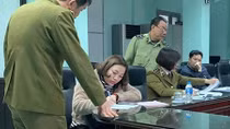 Phát hiện “kho” khẩu trang và nước rửa tay giả