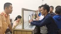 Tạo thuận lợi tối đa cho người dân đổi nền biển số xe kinh doanh
