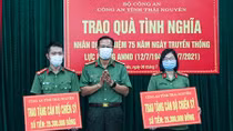 Trao quà hỗ trợ CBCS thuộc lực lượng An ninh có hoàn cảnh khó khăn
