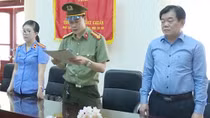 Cách mọi chức vụ trong Đảng của Giám đốc Sở GD-ĐT Sơn La Hoàng Tiến Đức