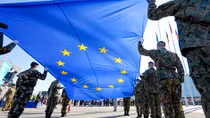 Thượng đỉnh Nga - Mỹ: EU và NATO như “ngồi trên đống lửa”