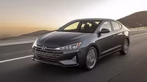 Hyundai Elantra được triệu hồi vi có thể bị văng bánh khi đang chạy
