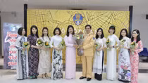 Nữ Cảnh sát giao thông duyên dáng với áo dài