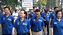 5.000 chiến sĩ tình nguyện đi bộ “Tiếp sức đến trường”