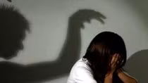 Gửi con gái sang nhà đồng nghiệp không ngờ gặp "yêu râu xanh"