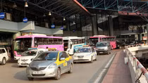 Cảng hàng không quốc tế Nội Bài phải điều chỉnh quy định niên hạn taxi