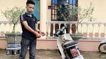 Bắt đối tượng điều khiển xe máy tông gẫy chân Đại úy Công an