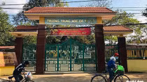 Yêu cầu trả lại hàng trăm triệu đồng tiền đứng lớp của giáo viên