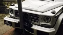 Hy hữu vụ 2 xe Mercedes-Benz G500 của cùng một đại lý đâm nhau