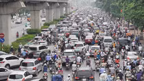 Hạn chế xe cá nhân, thu phí giờ cao điểm vào nội đô để giảm ùn tắc