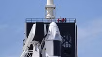 Falcon 9 mang theo 60 vệ tinh cung cấp Internet tốc độ cao cho toàn thế giới