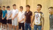 Nhóm côn đồ chuyên “bảo kê”, cưỡng đoạt tài sản của lái xe và thương lái