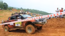 Chính thức khởi tranh Giải Đua xe ô tô địa hình 2016