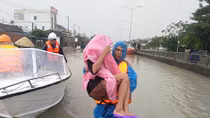 Công an tỉnh Quảng Nam: Ấm tình quân dân vùng lũ