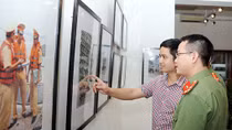Khai mạc triển lãm ảnh "Hình tượng người chiến sĩ CAND Việt Nam"