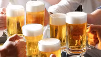 (Sốc) Nam giới Việt Nam tiêu thụ 27,4 lít cồn nguyên chất trong 1 năm