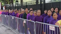 Hàng vạn người thành kính viếng Bác Hồ trong Ngày Tết Độc lập