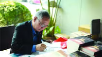 Viết về vụ án dễ hay khó?