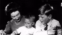 Lần đầu tiên tiết lộ phận làm mẹ của Nữ hoàng Anh Elizabeth II