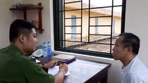 Người đàn bà bị chồng hạ sát không thành, viết đơn xin bãi nại