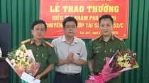 Khen thưởng Công an huyện Cư Jút khám phá nhanh vụ cướp 300 triệu đồng