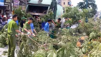 Lực lượng Công an ứng phó với bão số 6