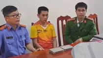 Tóm gọn đối tượng buôn ma túy, thu 2 bánh heroin