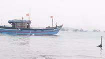 Ngư dân miền Trung đồng sức, đồng lòng vươn khơi xa
