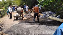 Một thiếu niên bị điện giật chết thương tâm khi làm phụ hồ