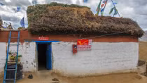 Bưu điện cao nhất thế giới trên dãy Himalaya