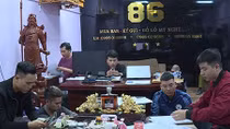 Từ lá đơn cầu cứu của một người mẹ: Bắt trọn ổ nhóm dùng chất bẩn đòi nợ