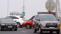 Tăng cường xử lý vi phạm giao thông trên cầu Thăng Long