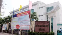 Hiệu trưởng dùng kinh phí nhà trường “mua” danh hiệu nhà lãnh đạo xuất sắc
