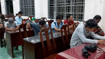 Triệt phá tụ điểm đá gà, tạm giữ 16 con bạc