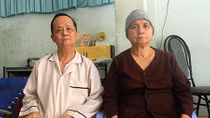 Chồng đêm đêm lén vợ đi học để dạy 9 con thành tài