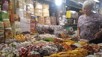 Kiểm soát thị trường bánh kẹo Tết