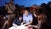 Phê ma túy "chạy rông" ngoài đường