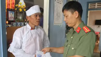Báo CAND thăm hỏi, hỗ trợ các gia đình nạn nhân vụ tai nạn thảm khốc tại Quảng Nam
