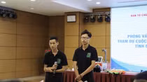Hai học sinh sáng chế mô hình cảnh báo quên trẻ em trên ô tô