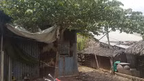 Sống khổ bên khu đô thị cao cấp