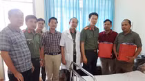 Hỗ trợ điều trị cho 2 cán bộ Công an tỉnh Mondulkiri