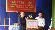 Trao bằng Tổ quốc ghi công cho liệt sỹ sau 43 năm hy sinh