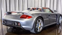 Đi 12 năm, Porsche Carrera GT vẫn được hét giá... 36 tỷ