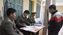 Tuyên truyền, vận động nhân dân giao nộp súng tự chế