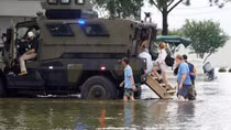 Bang tây nam nước Mỹ bị tàn phá nặng nề vì siêu bão Harvey