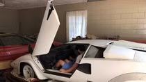 Siêu xe Lamborghini Countach hàng hiếm bị bỏ xó 20 năm