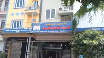 Triệu tập chủ cơ sở mầm non để quên cháu bé 3 tuổi trên xe