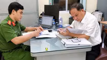 Quan tham và miệng thế