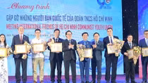 Trao Kỷ niệm chương "Vì thế hệ trẻ" cho 15 cá nhân nước ngoài