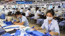 Ngành dệt may tìm lối đi mới giữa mùa dịch